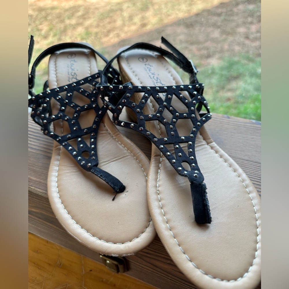 Heels - Picture 4 of 6